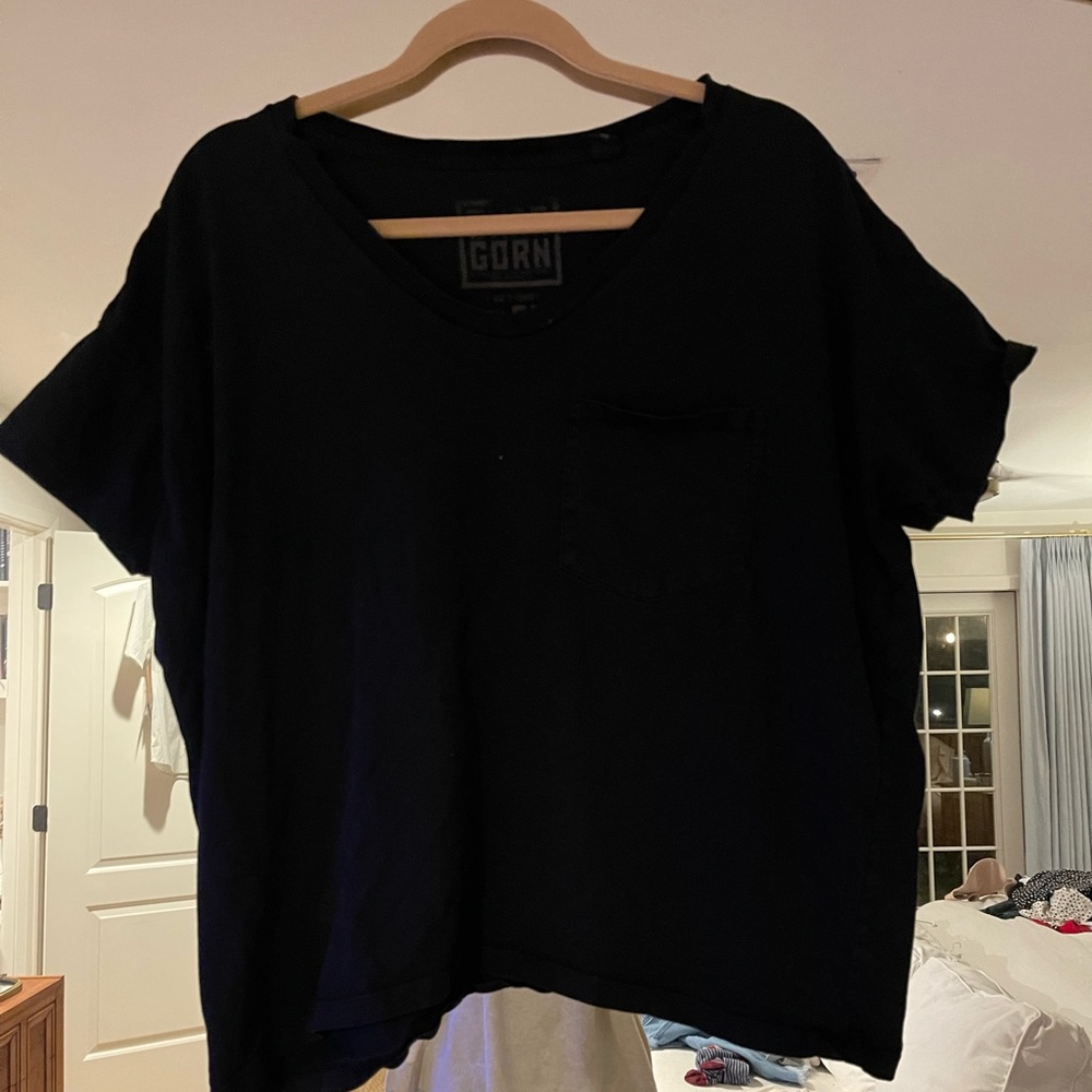 Small Skargorn black pocket shirt